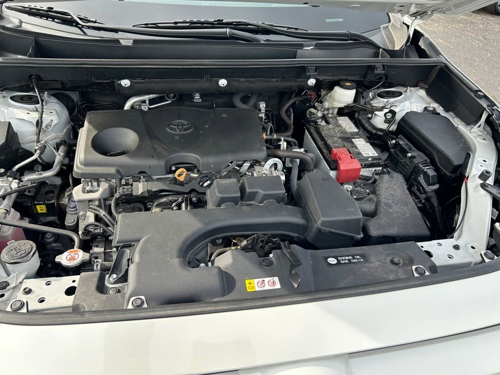 Used 2022 Toyota RAV4 XLE Premium image 22