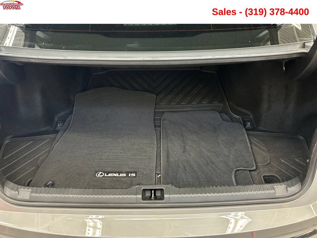 Used 2022 Lexus IS 500 RWD image 26
