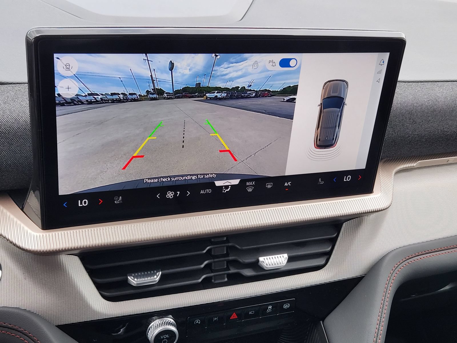 New 2026 Ford Explorer Active w/ Active Comfort Package RWD image 18