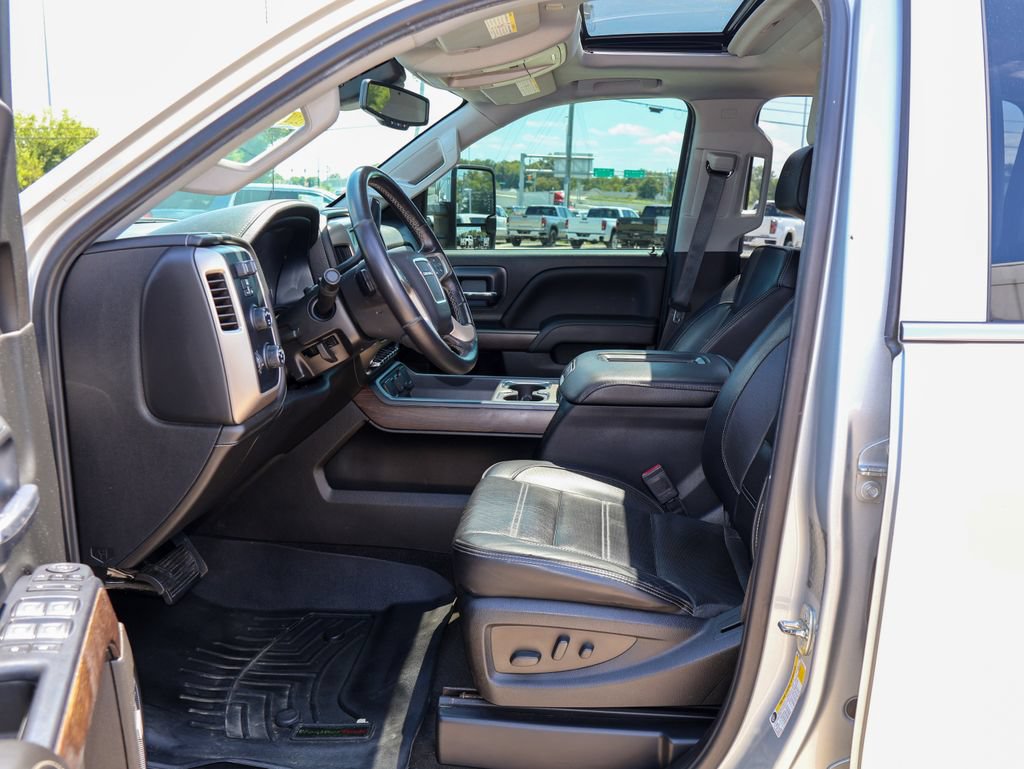 Used 2017 GMC Sierra 3500 Denali w/ Duramax Plus Package AWD/4WD image 8