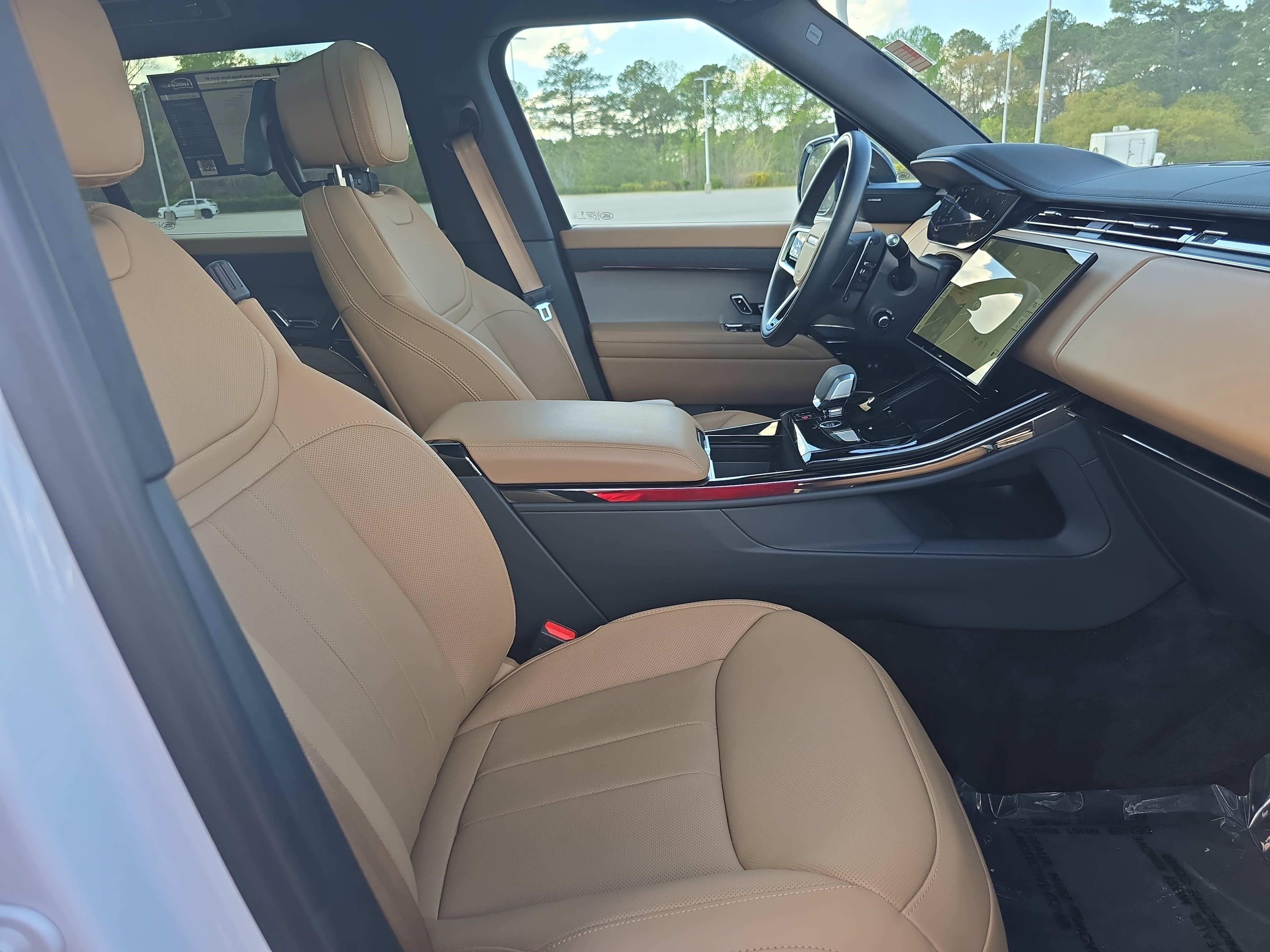 Used 2024 Land Rover Range Rover Sport SE image 10
