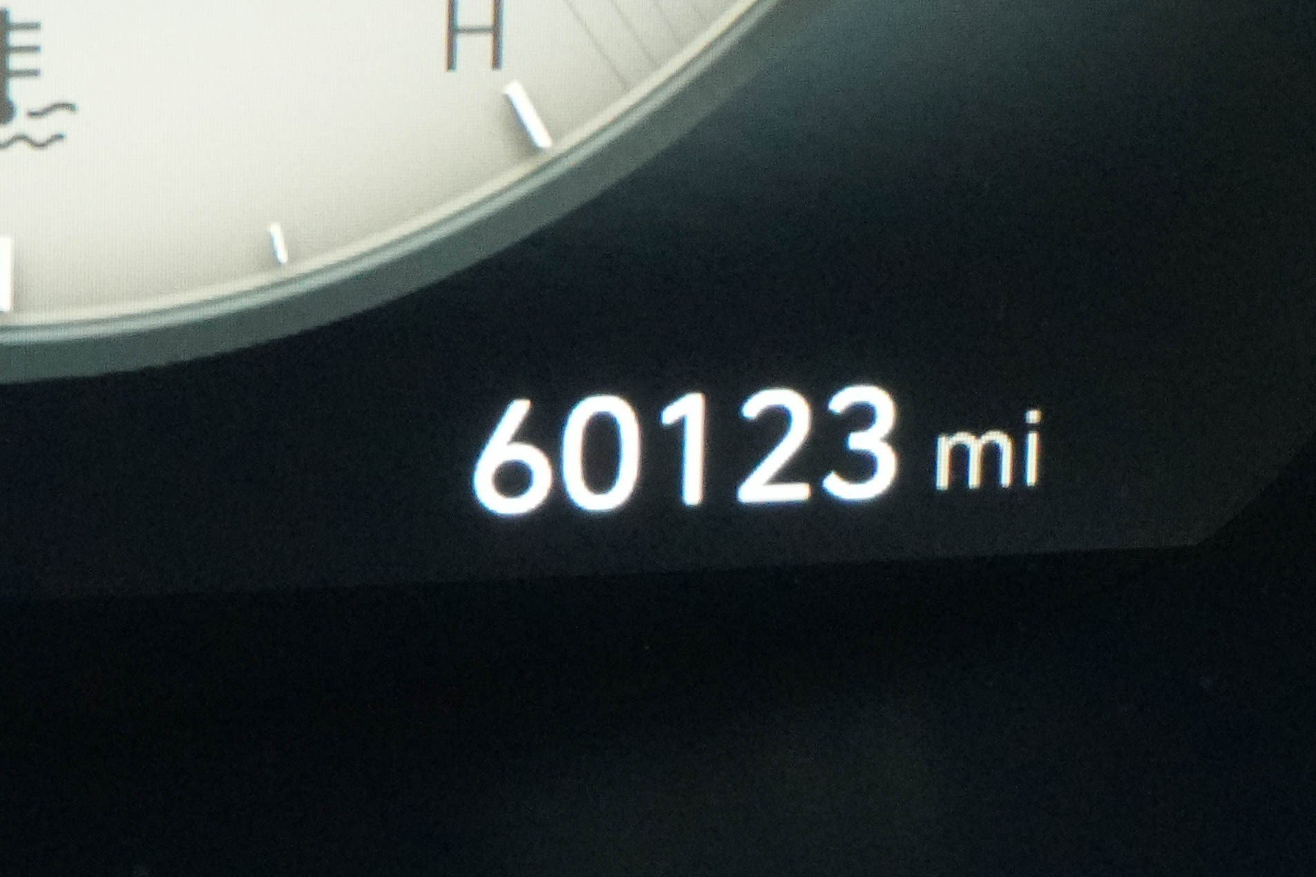 Used 2021 Hyundai Santa Fe Limited w/ Cargo Package image 19