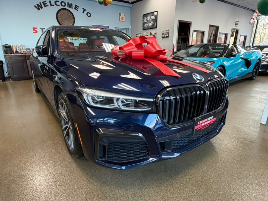 Used 2020 BMW 740i xDrive w/ M Sport Package image 5