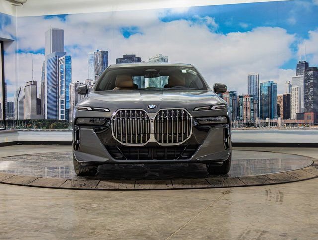 Used 2026 BMW 740i xDrive w/ Premium Package AWD/4WD image 3