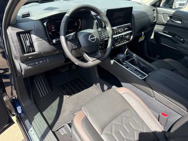New 2026 Nissan Pathfinder Platinum FWD image 19