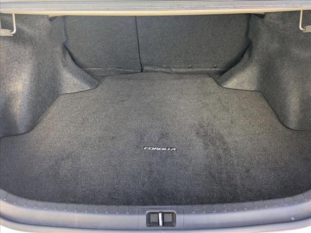 Used 2019 Toyota Corolla SE w/ Carpet Mat Package (TMS) FWD image 6
