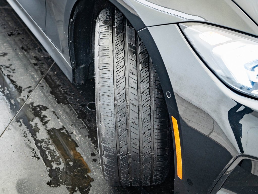 Used 2025 BMW 330i xDrive Sedan image 39