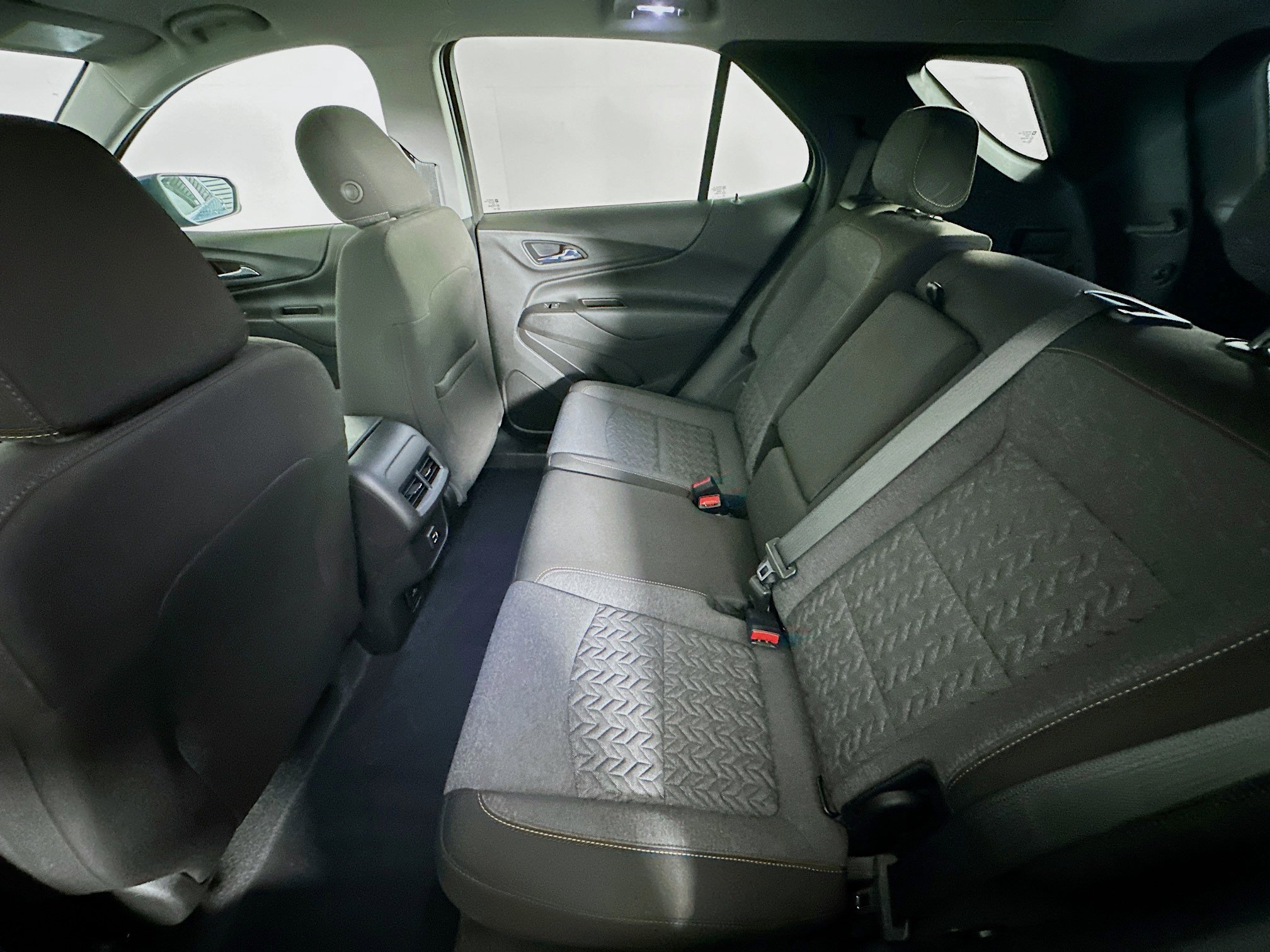 Used 2024 Chevrolet Equinox LT image 28