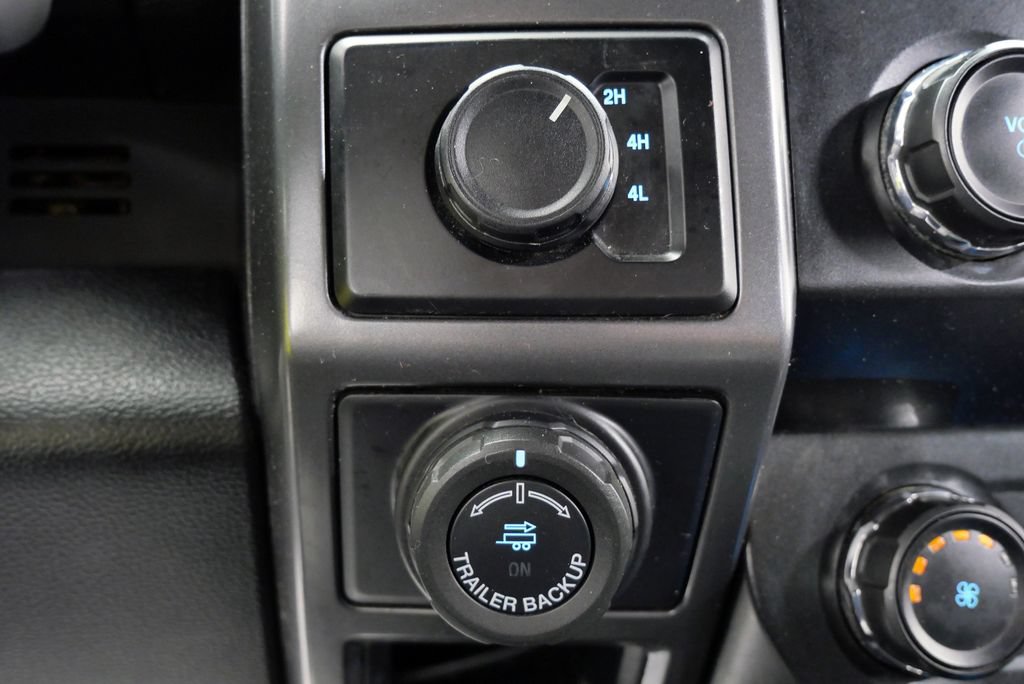 Used 2020 Ford F150 XLT w/ Equipment Group 302A Luxury AWD/4WD image 28