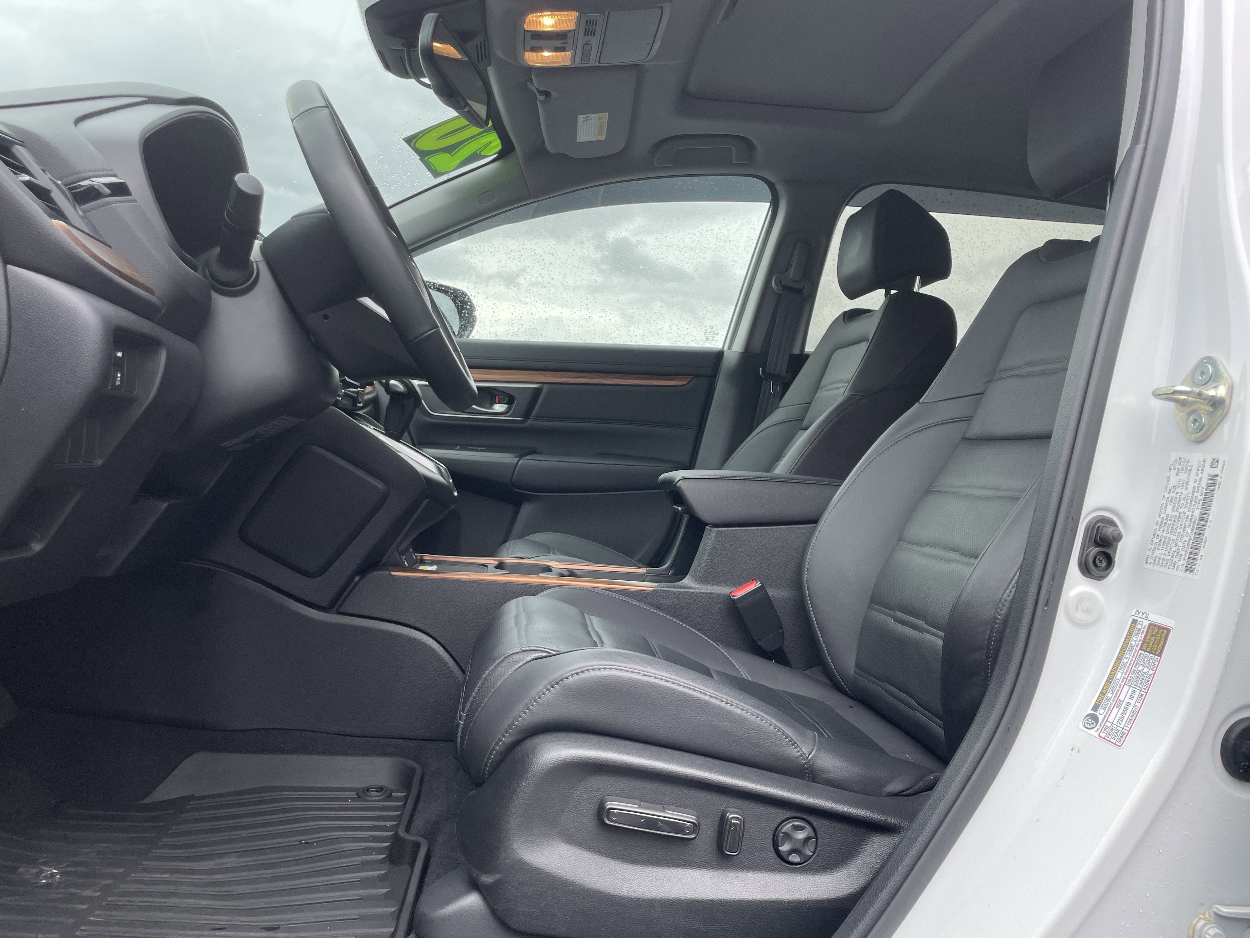 Used 2020 Honda CR-V Touring image 12