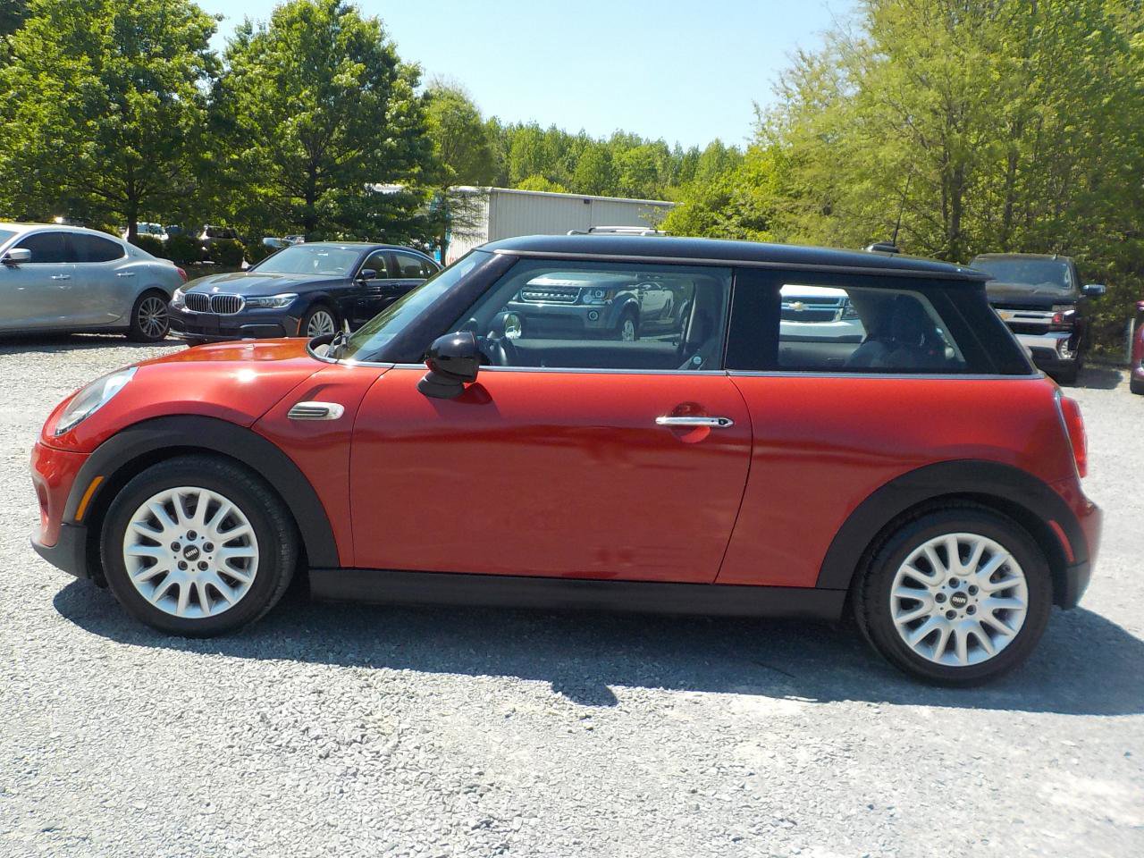 Used 2015 MINI Cooper 2-Door Hardtop FWD image 2