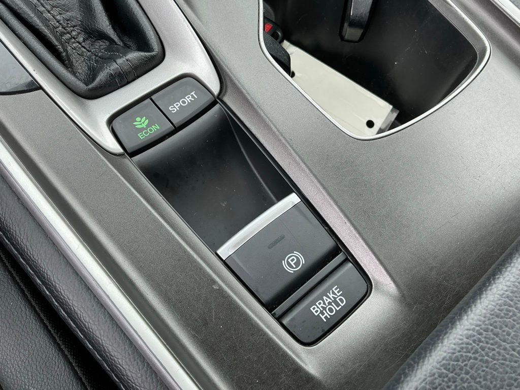 Used 2018 Honda Accord Touring image 35