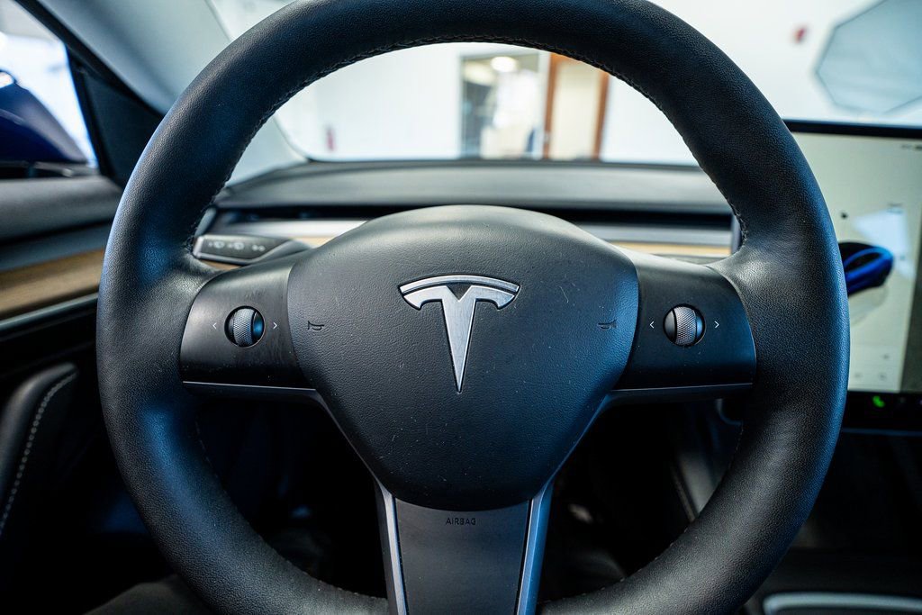 Used 2023 Tesla Model 3 Standard Range image 35