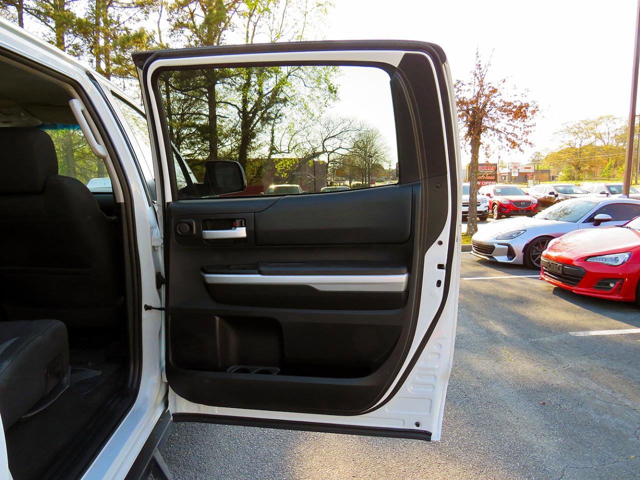 Used 2014 Toyota Tundra SR5 w/ SR5 Upgrade Package image 18