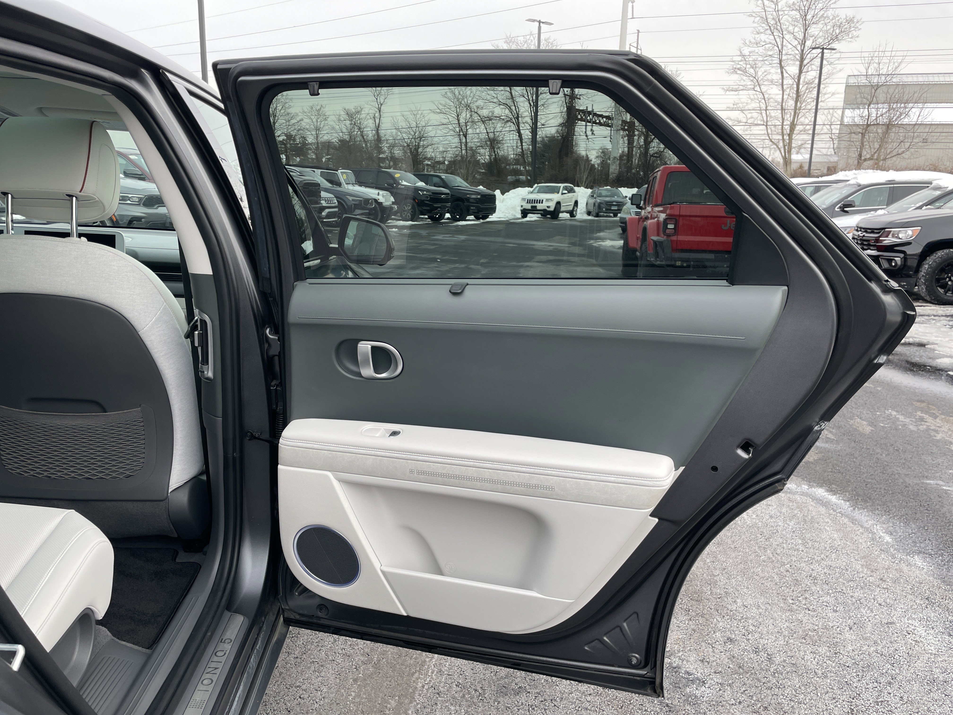 Used 2023 Hyundai Ioniq 5 Limited image 15