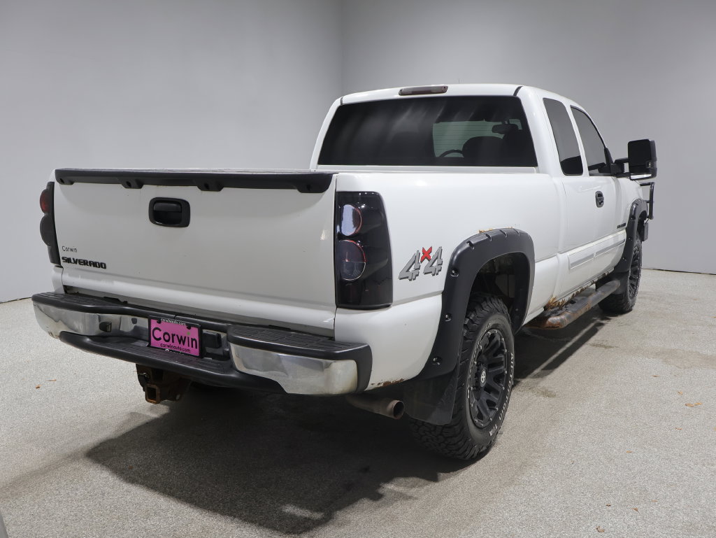 Used 2004 Chevrolet Silverado 1500 LS w/ Light Duty Power Package AWD/4WD image 6
