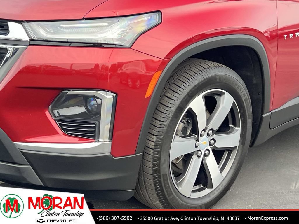 Certified 2022 Chevrolet Traverse LT w/ LT Premium Package FWD image 9