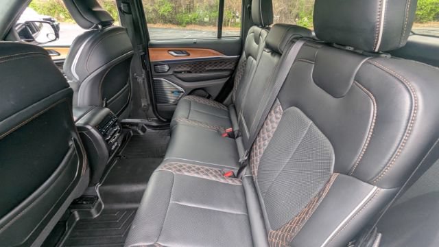 Used 2023 Jeep Grand Cherokee Summit AWD/4WD image 20