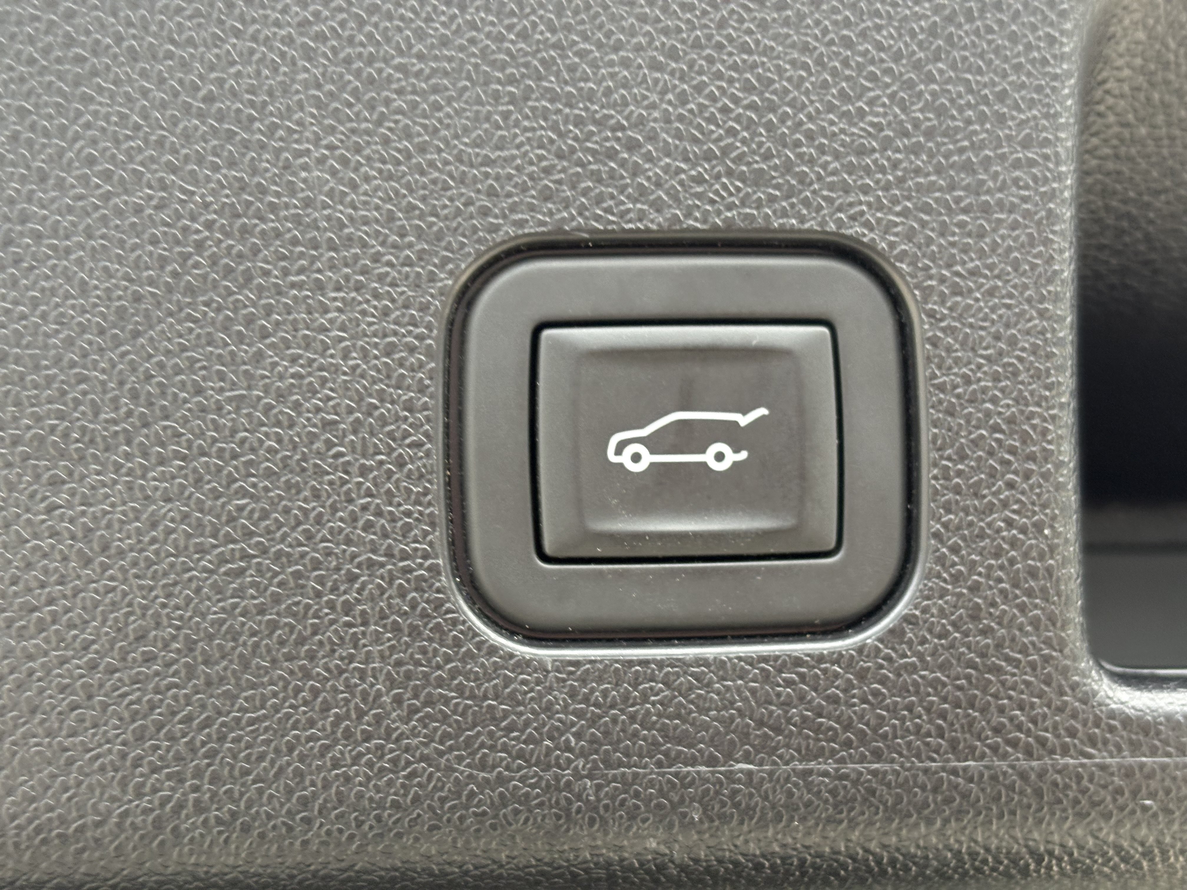 Used 2024 Chevrolet Equinox EV LT FWD image 10