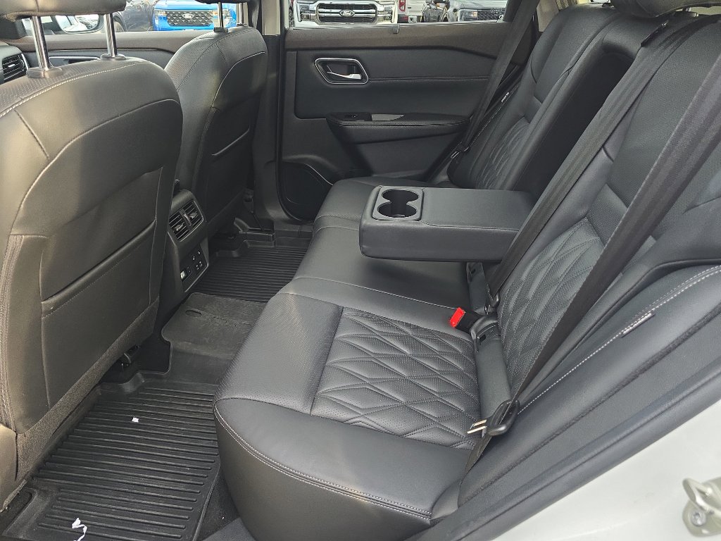 Used 2021 Nissan Rogue Platinum image 19