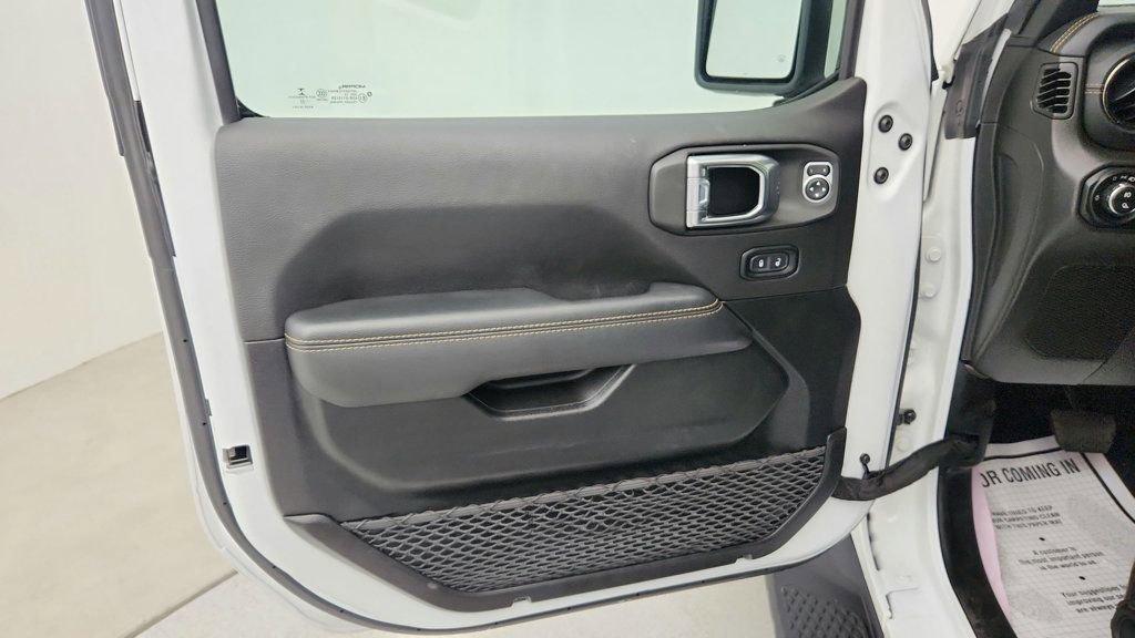 Used 2022 Jeep Gladiator Overland image 10