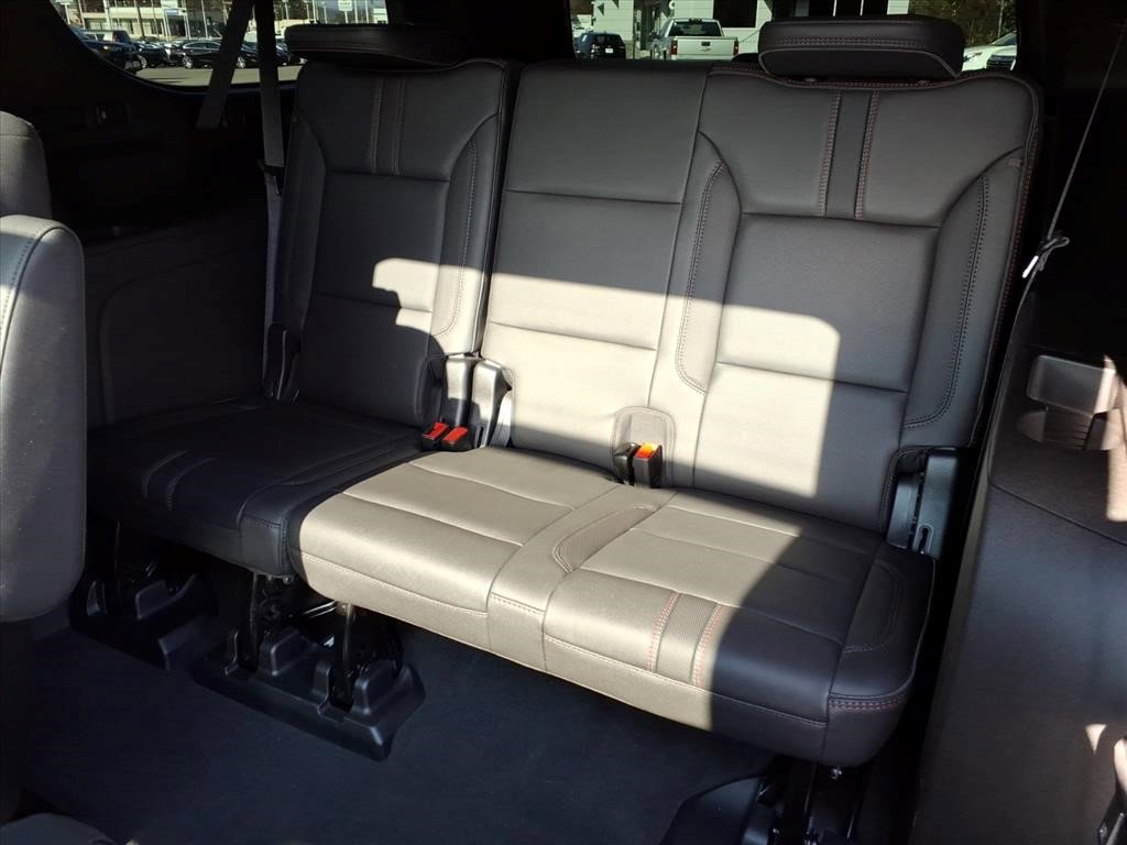 Certified 2022 Chevrolet Suburban RST w/ Sport Performance Package image 14