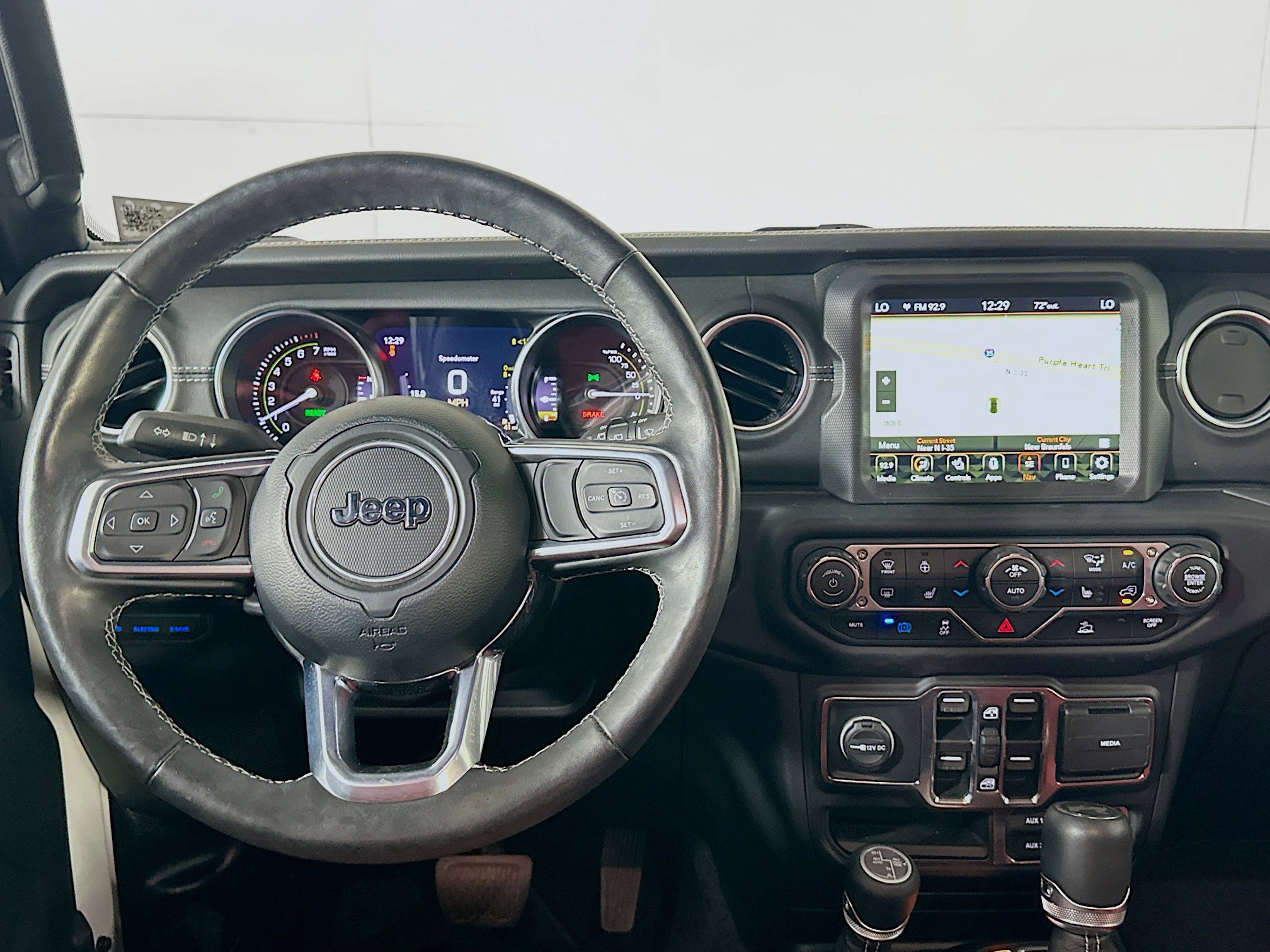 Used 2023 Jeep Wrangler Sahara w/ Cold Weather Group image 17