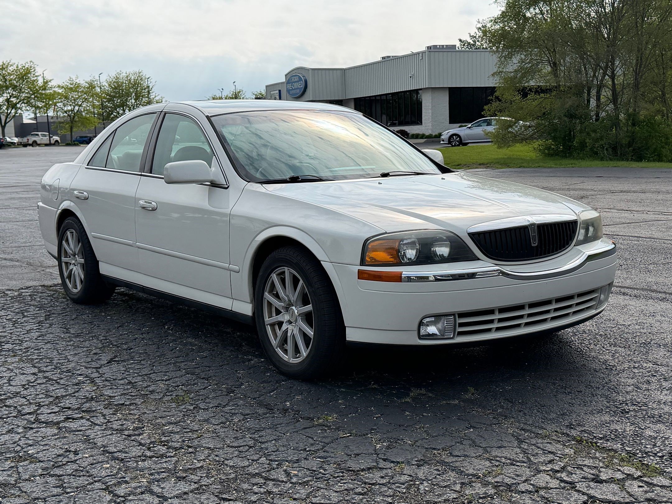 Used 2002 Lincoln LS RWD image 5