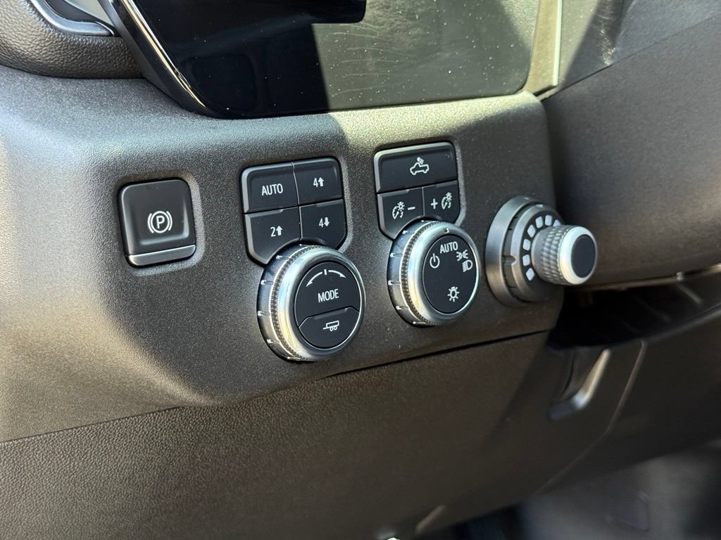 Used 2022 GMC Sierra 1500 SLE w/ X31 Off-Road Package AWD/4WD image 15