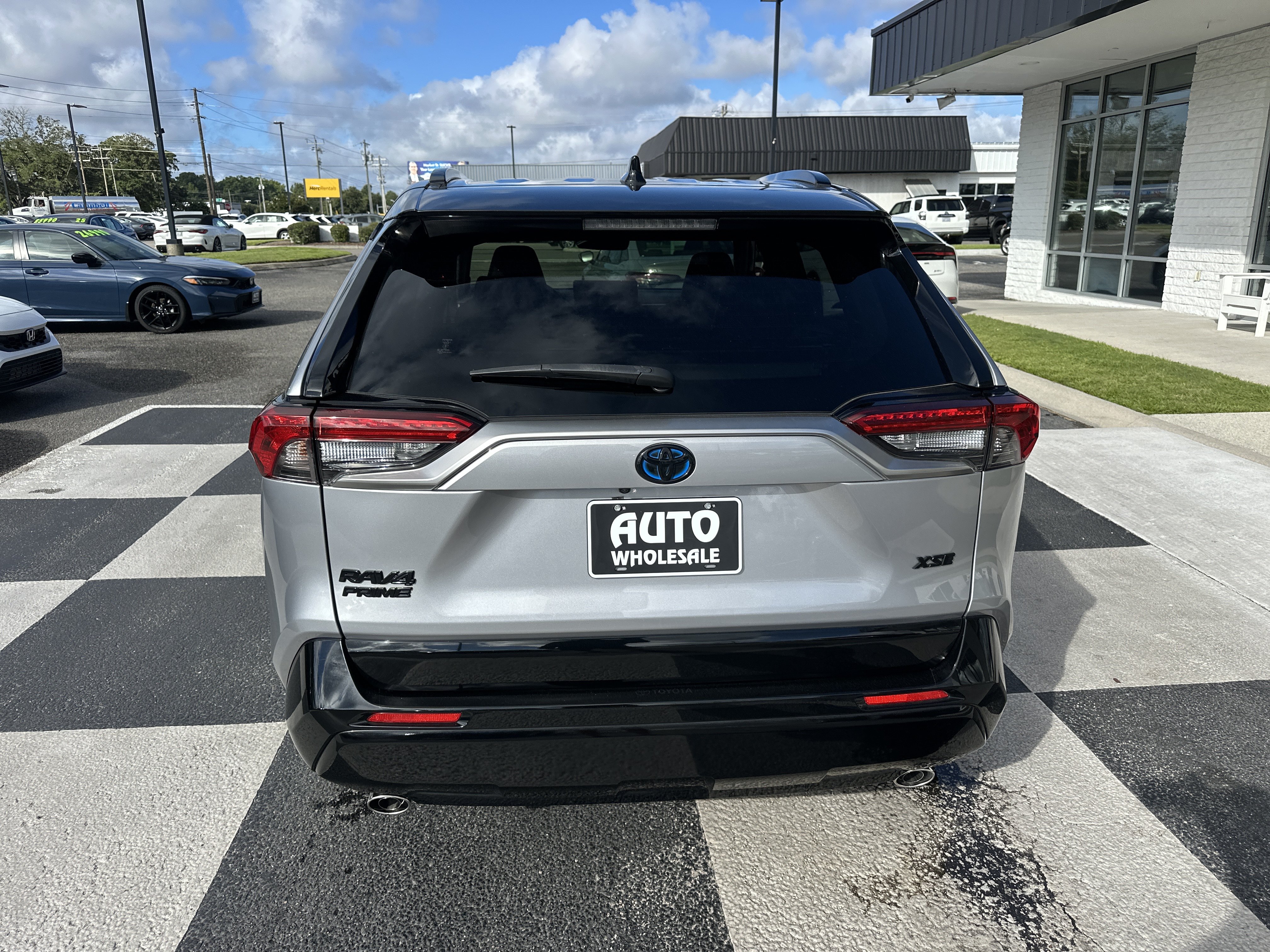 Used 2023 Toyota RAV4 XSE w/ Weather Package AWD/4WD image 4