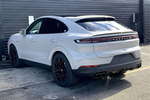 New 2026 Porsche Cayenne E-Hybrid Coupe image 3