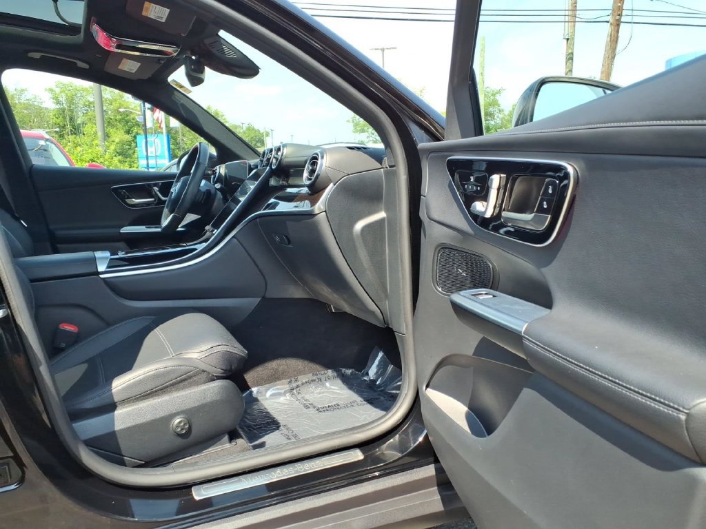 Used 2023 Mercedes-Benz GLC 300 4MATIC image 12