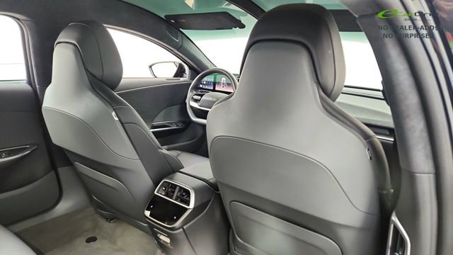 Used 2024 Lucid Air Touring image 27