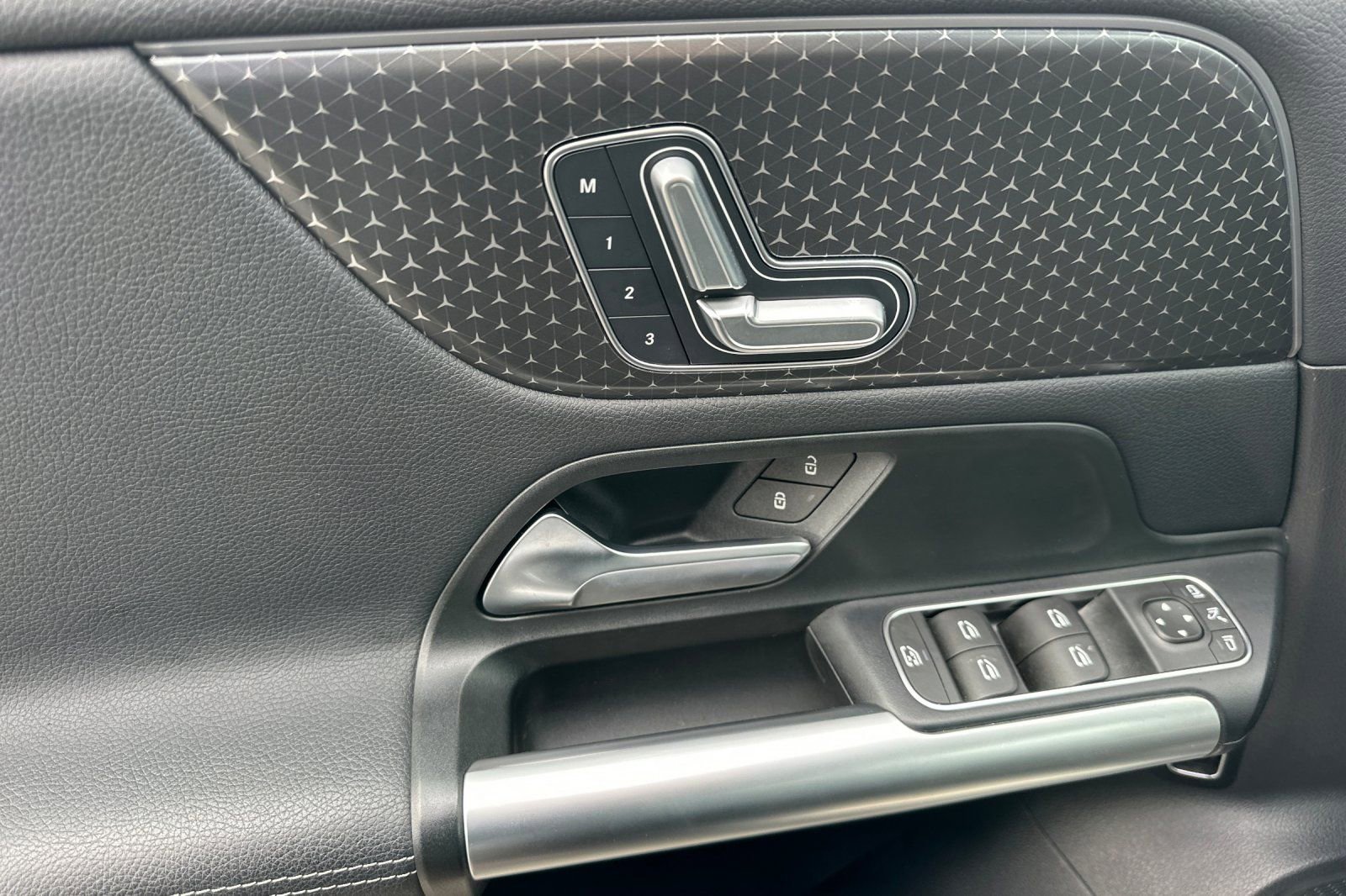 Certified 2025 Mercedes-Benz GLA 250 image 11