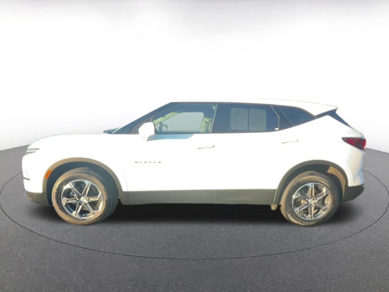 Used 2025 Chevrolet Blazer LT image 9