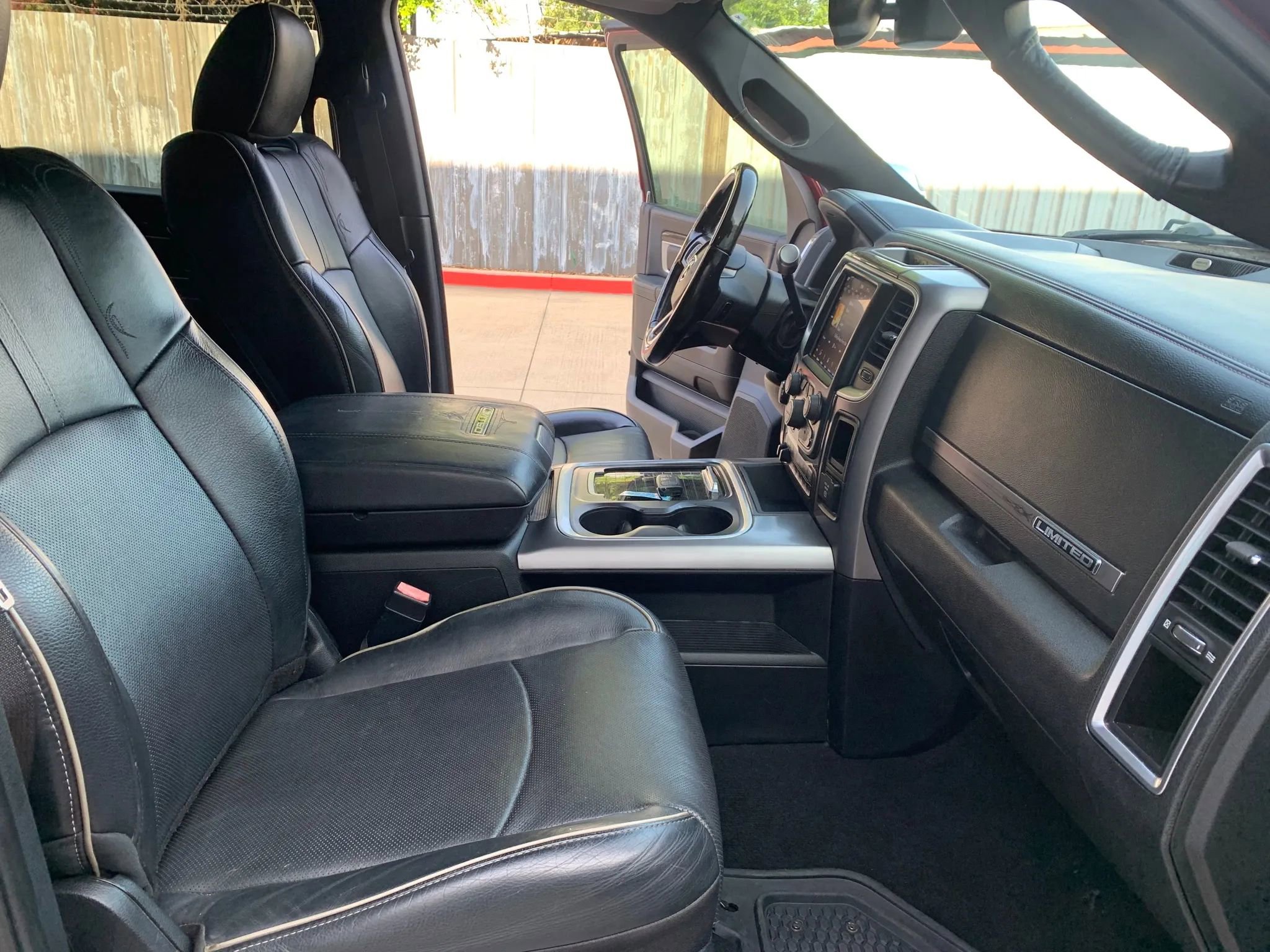 Used 2018 RAM 2500 Limited image 26