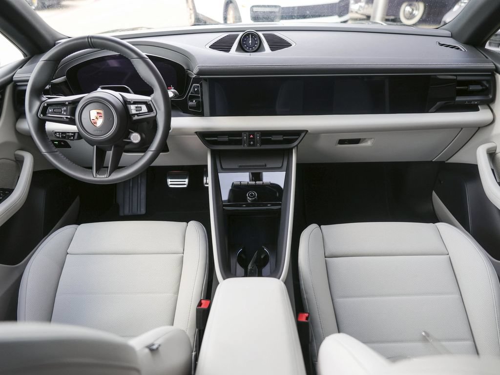 New 2026 Porsche Macan Electric RWD image 29