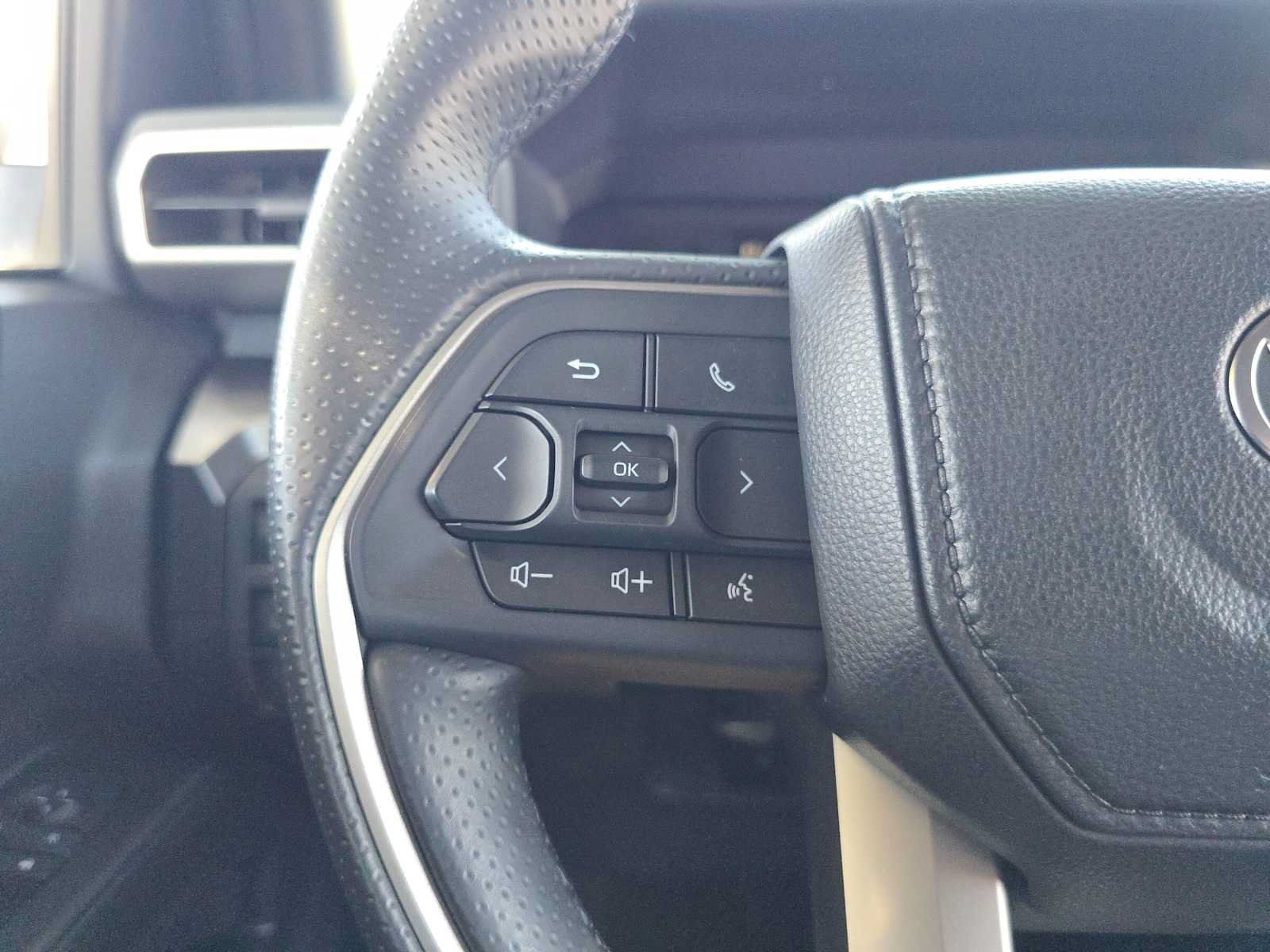 Certified 2026 Toyota 4Runner SR5 RWD image 32