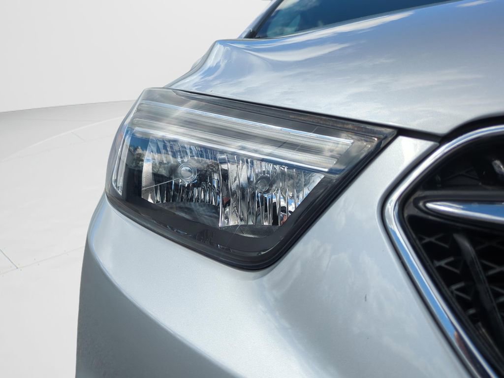 Used 2021 Buick Encore Preferred image 9