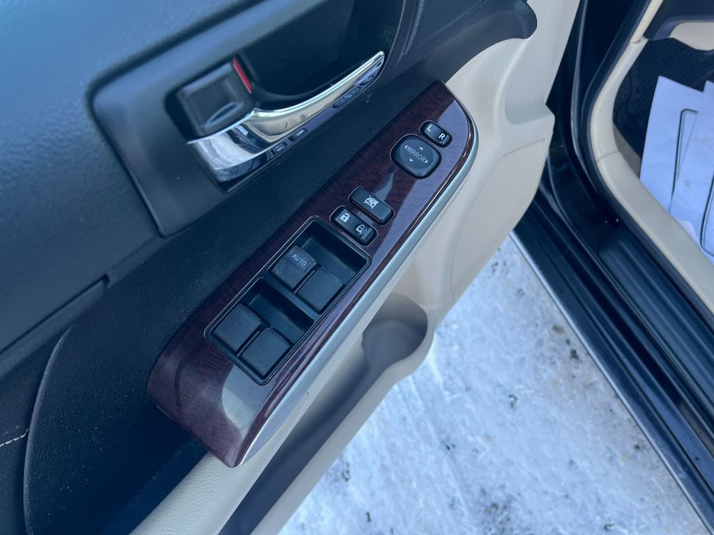 Used 2014 Toyota Camry XLE image 12