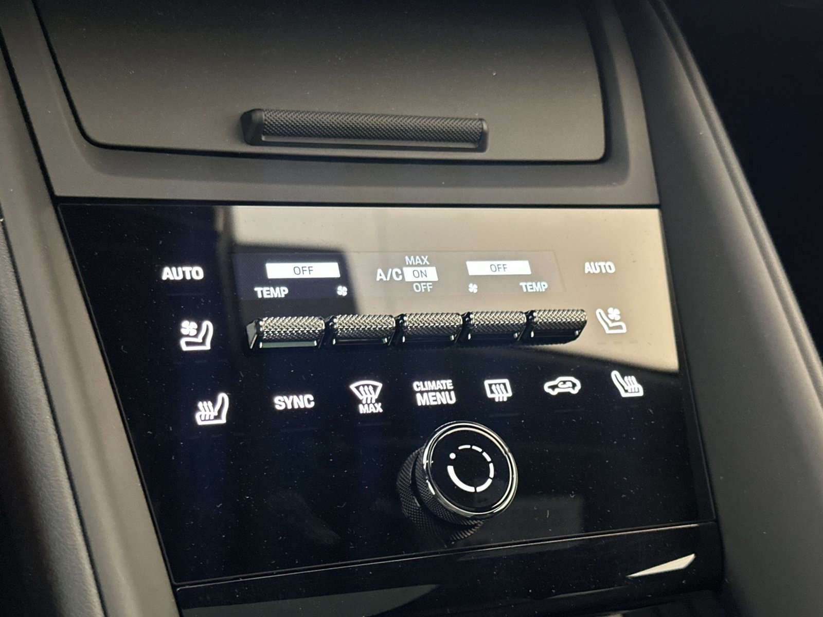 Certified 2024 Porsche Macan 4 Electric AWD/4WD image 20