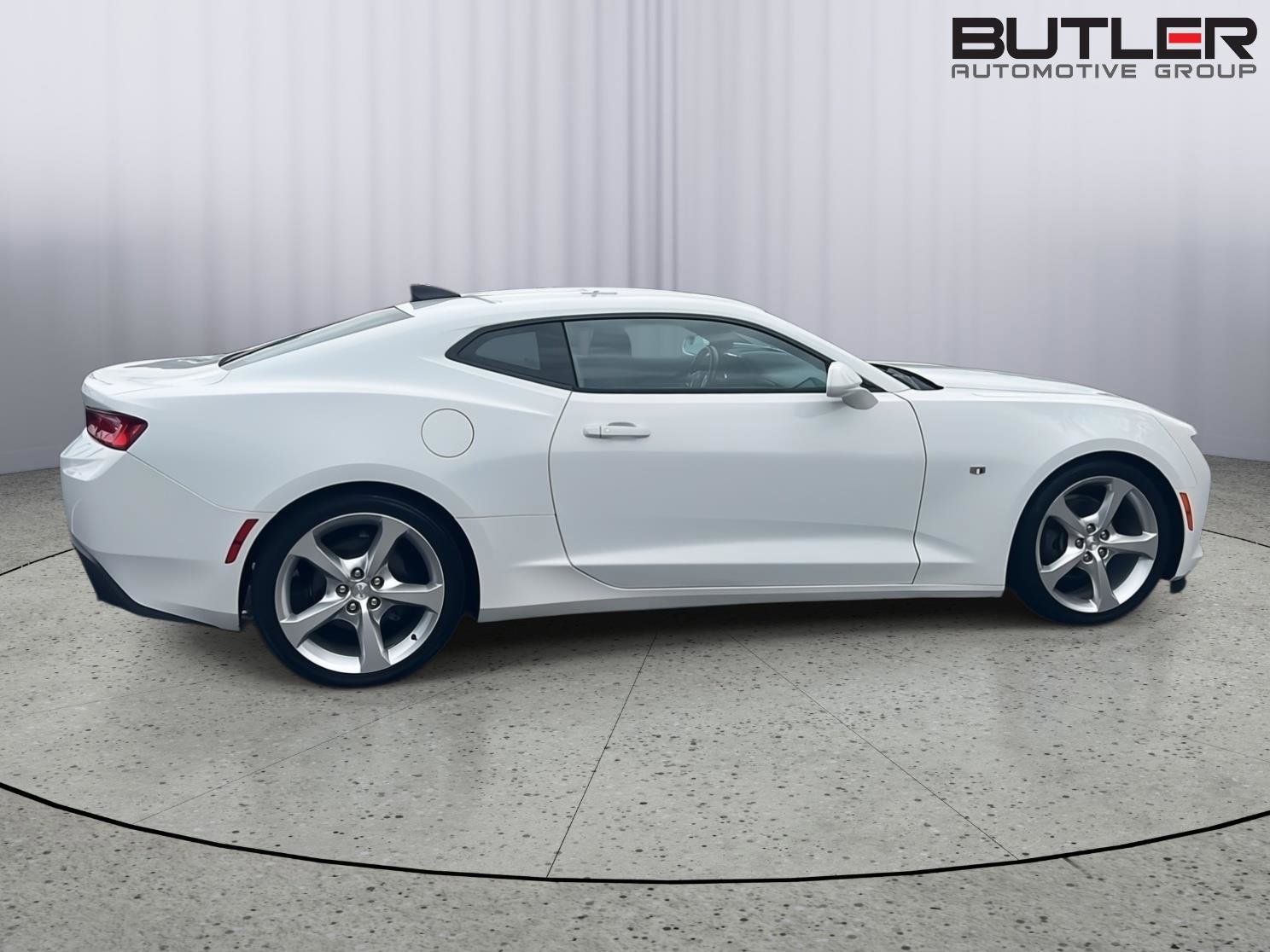 Used 2016 Chevrolet Camaro LT RWD image 7