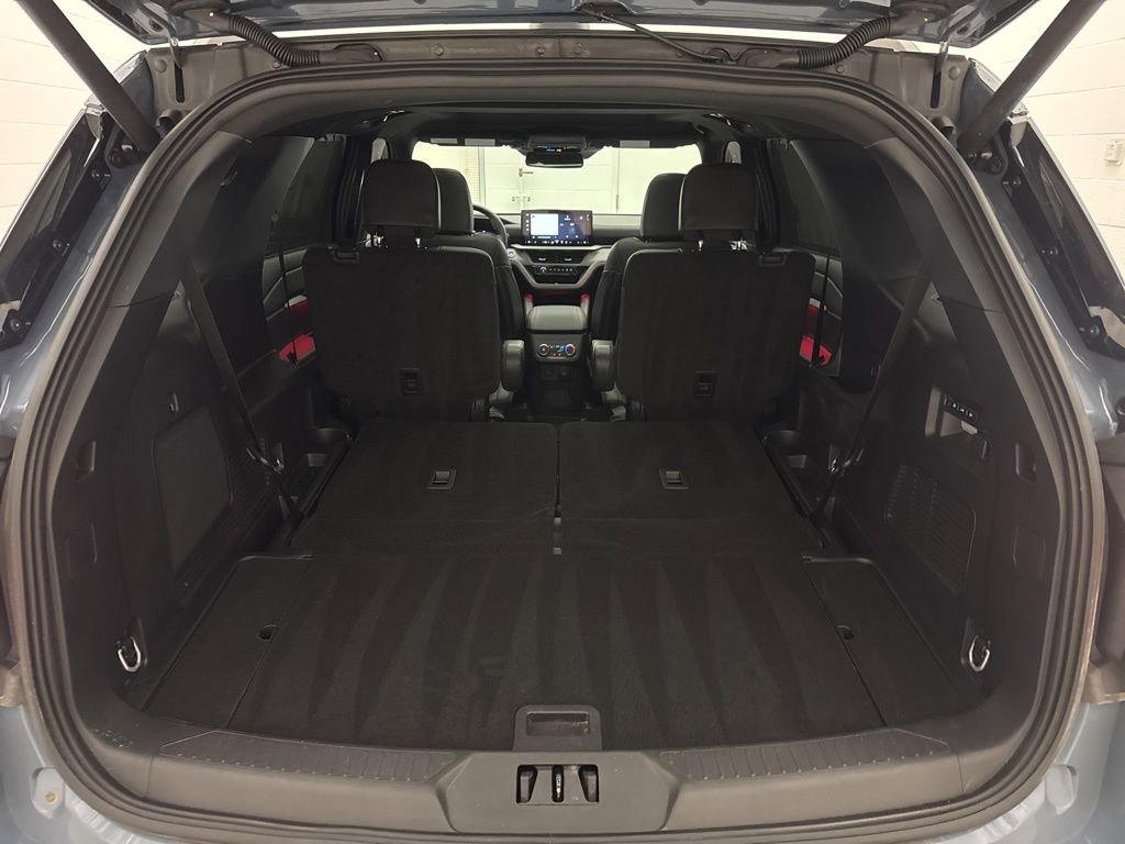 Used 2025 Ford Explorer ST image 16