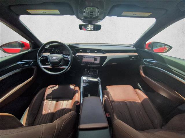 Used 2019 Audi e-tron Prestige w/ Prestige Package AWD/4WD image 16