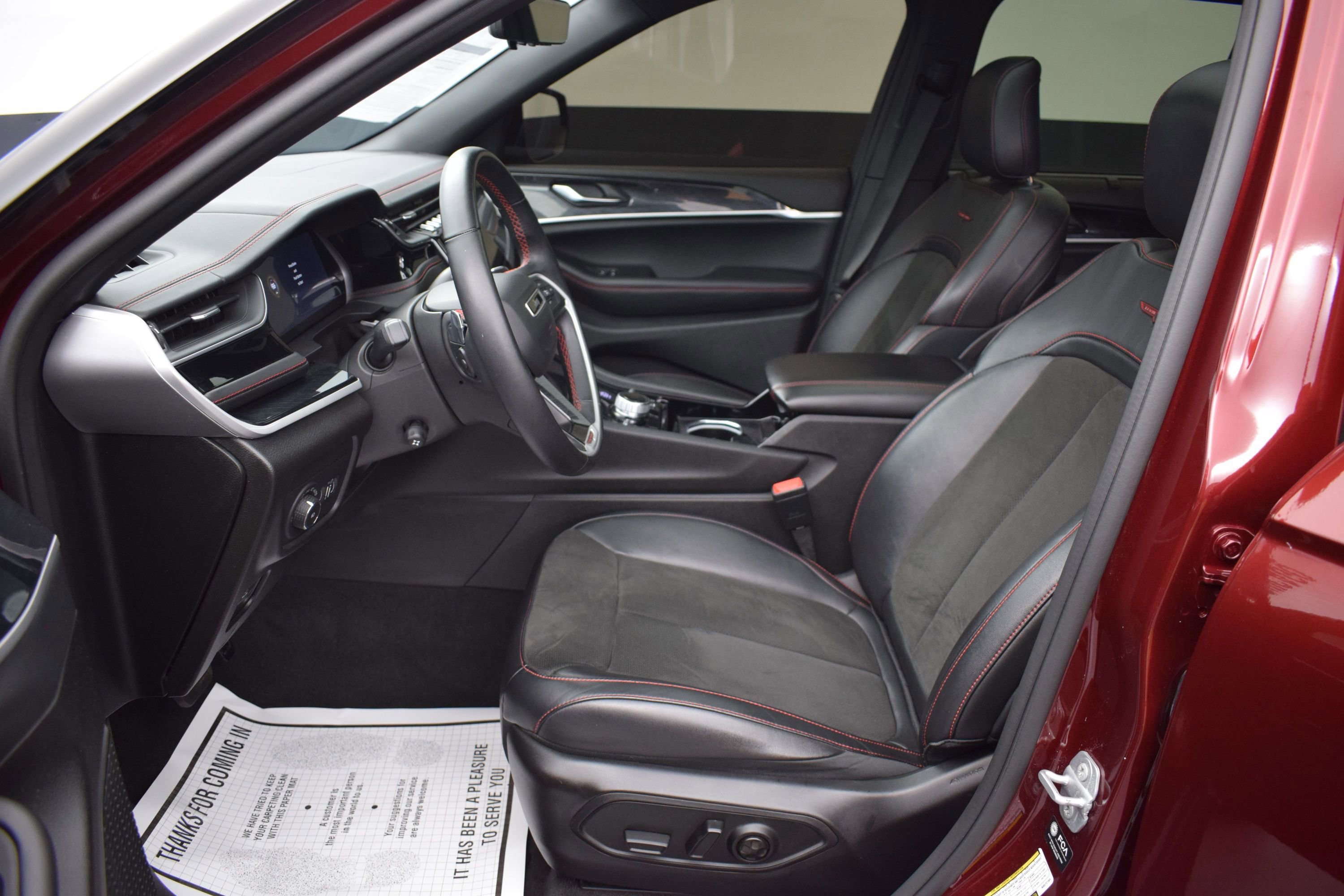 Used 2022 Jeep Grand Cherokee Trailhawk w/ ADV Protech Group II AWD/4WD image 17