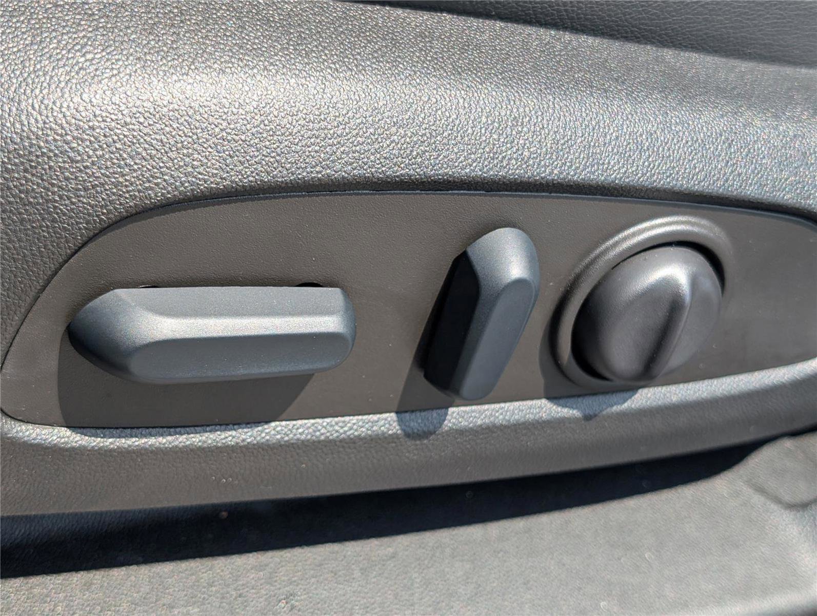 Used 2022 GMC Acadia Denali w/ Denali Ultimate Package AWD/4WD image 24