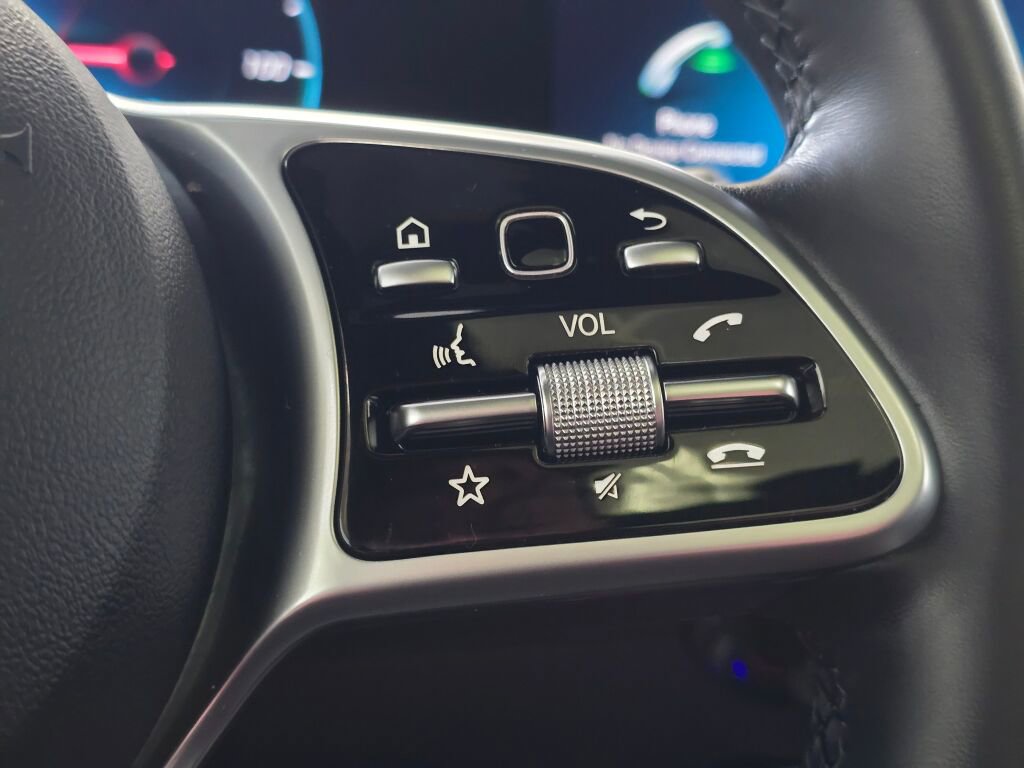 Used 2022 Mercedes-Benz EQB 350 4MATIC image 37