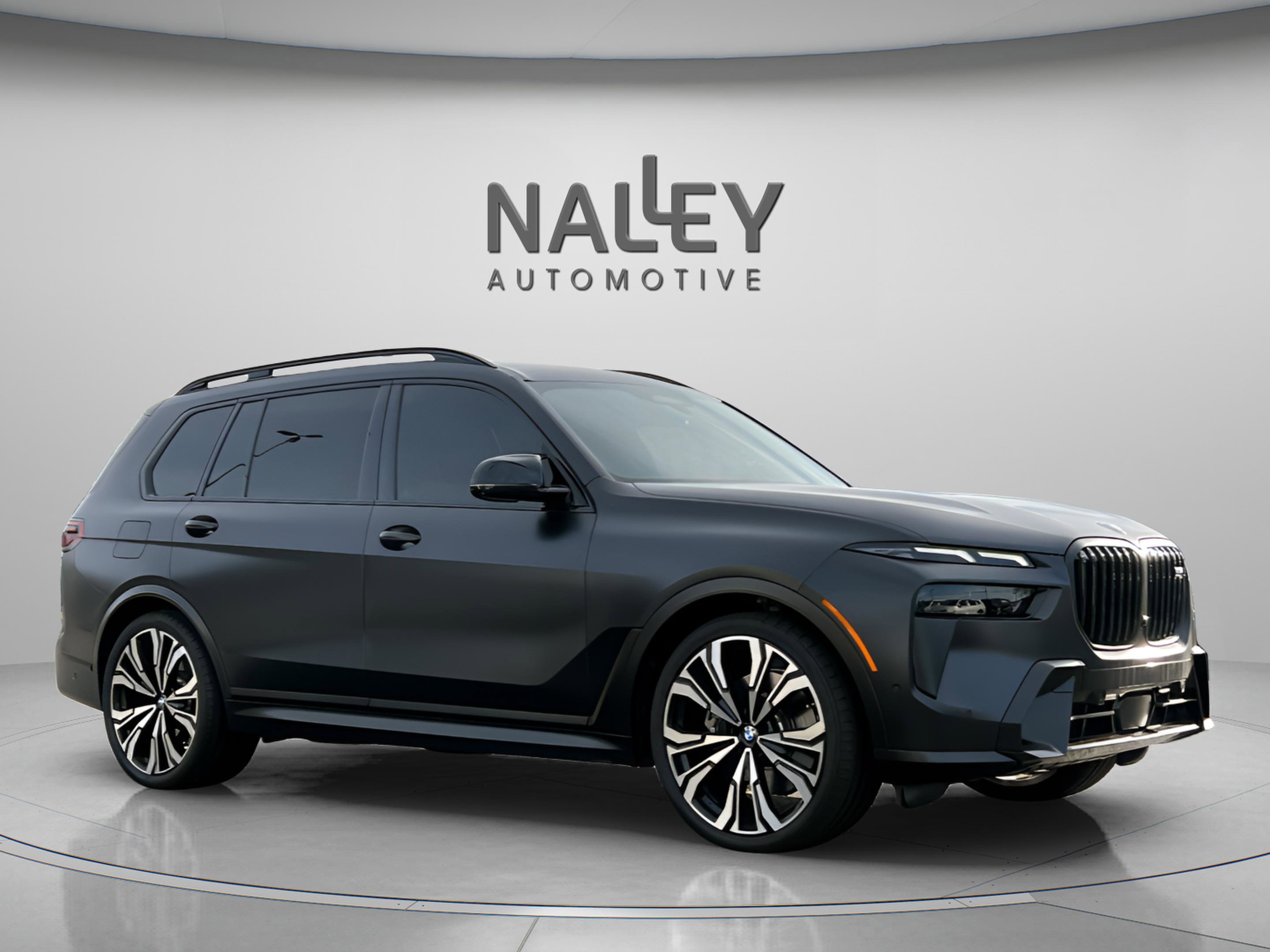 Used 2024 BMW X7 M60i image 7