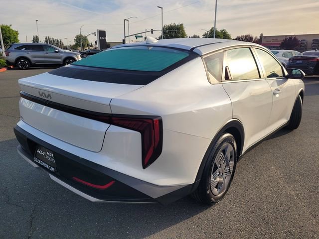 Used 2025 Kia K4 LX image 4