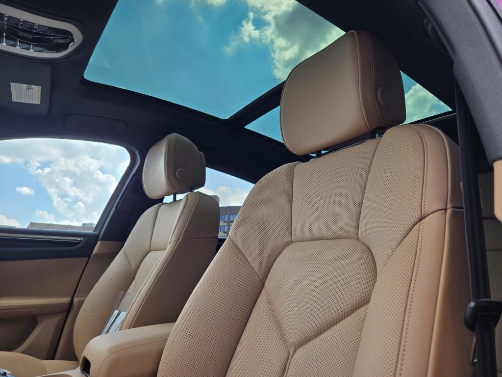 New 2026 Porsche Macan image 20